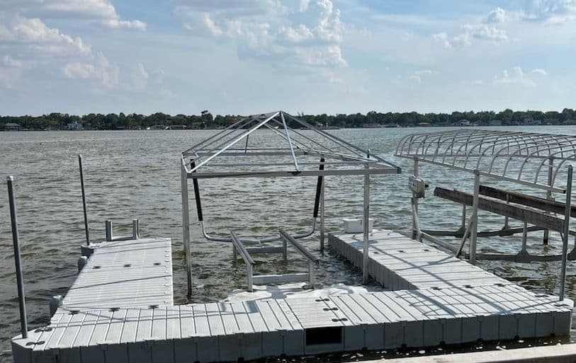 Gallery photos for U-Shaped Dock and Sunstream Boat Lift in Lincoln: Image #2
