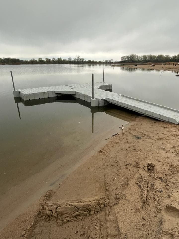 Gallery photos for EZ Dock Installation at Columbus Nebraska Lake: Image #1